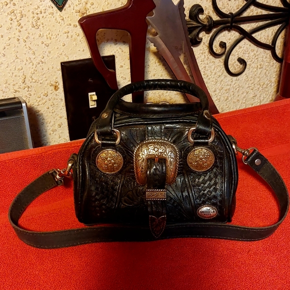 Vintage Handtooled Silver Concho Montana West "Desert Rose Collection" - Picture 3 of 9